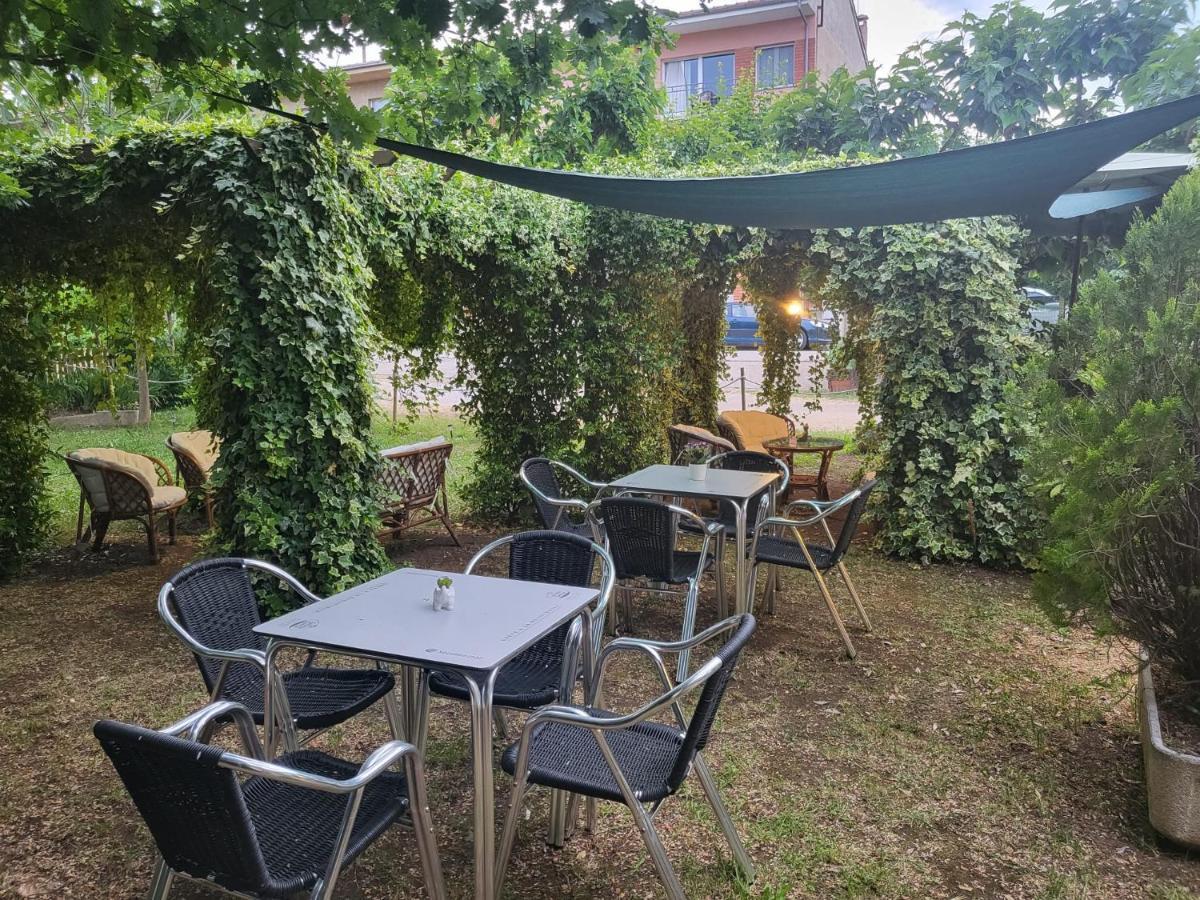 Alberg Restaurant Bellavista Santa Pau Esterno foto