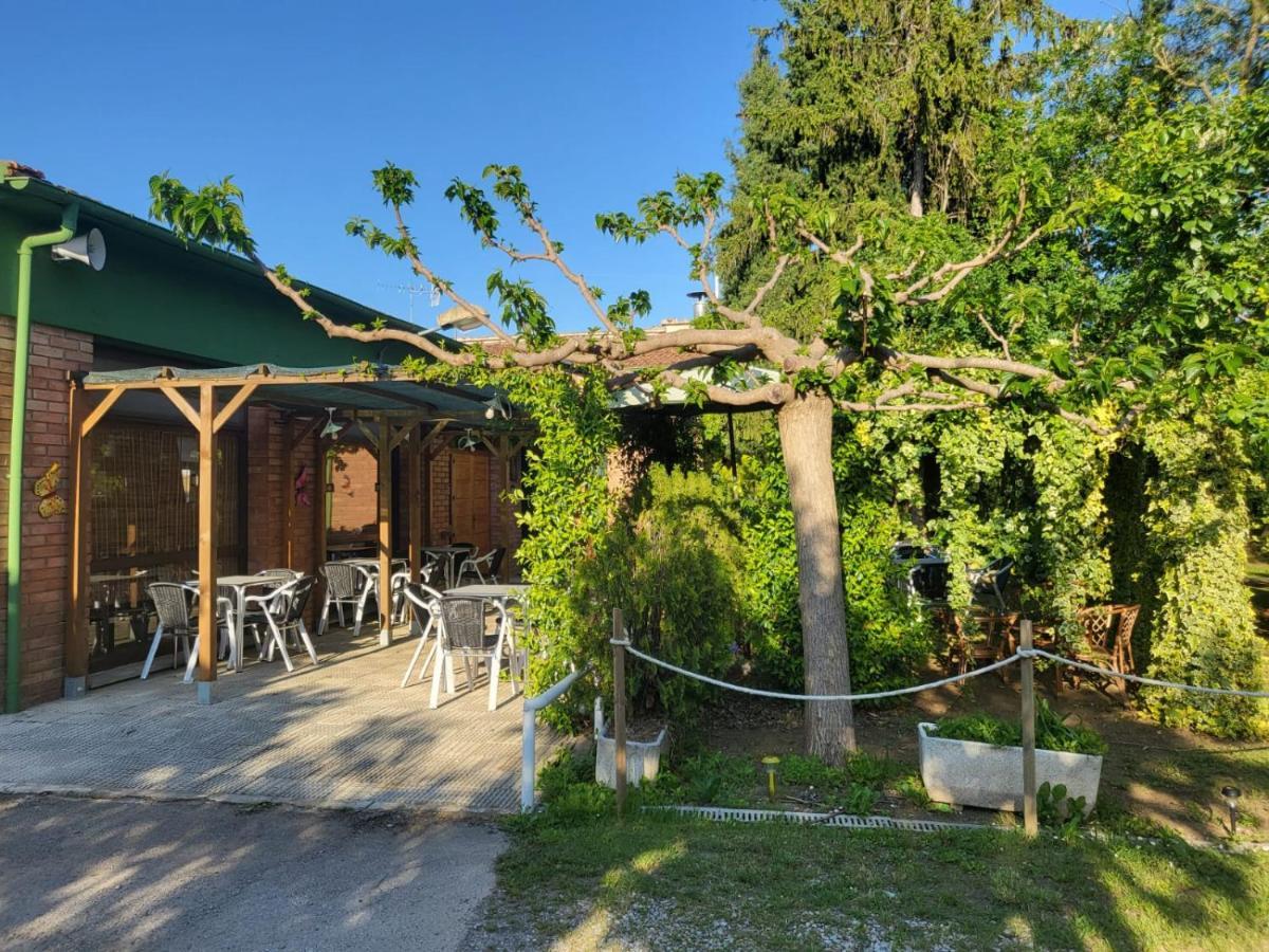 Alberg Restaurant Bellavista Santa Pau Esterno foto
